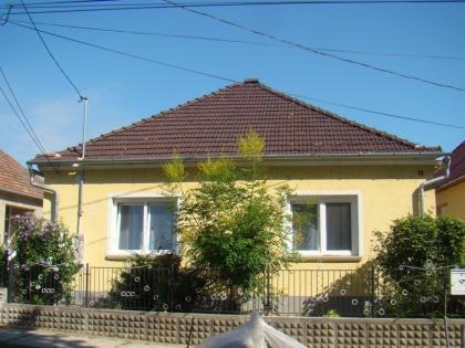 Eladó 110 m2 családi ház, Győrújbarát