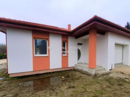 Dunaszeg 130m²-es 4 szobás családi ház eladó