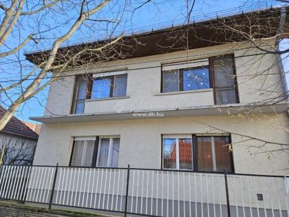 Győr-Révfalu 220m²-es 6 szobás családi ház eladó