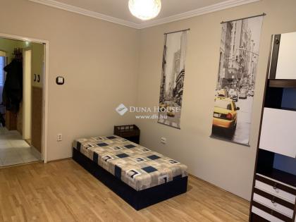 Győr 68m²-es 2+1 szobás tégla lakás kiadó