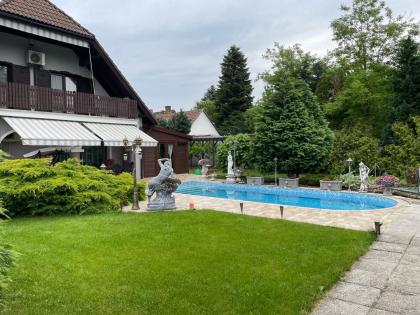 Győr-Szabadhegy 340m²-es 8 szobás családi ház eladó